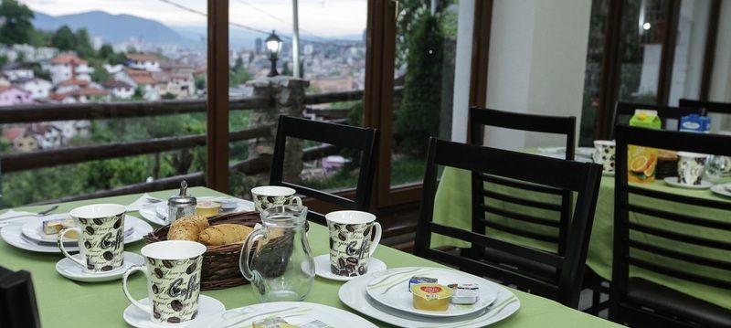 Guest House Like ซาราเยโว ภายนอก รูปภาพ
