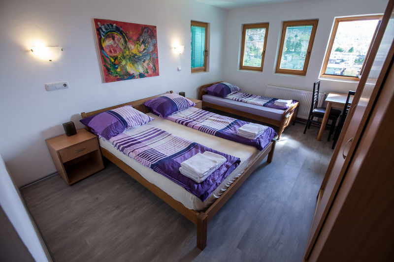 Guest House Like ซาราเยโว ภายนอก รูปภาพ